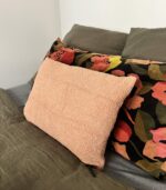 Housse de coussin bouclette de la marque Haomy pour une décoration tout en douceur.